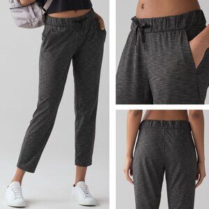 Lululemon On The Fly Pant (28") Luxtreme In Heathered Black Size 4